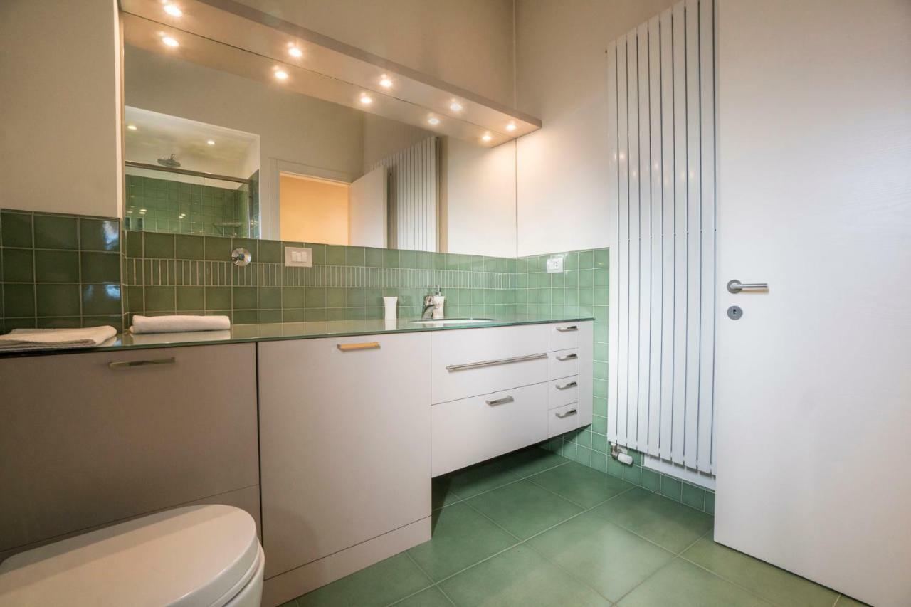 Bologna Elegance Apartment ภายนอก รูปภาพ