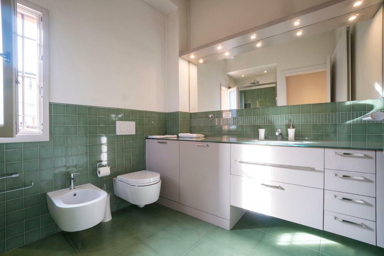 Bologna Elegance Apartment ภายนอก รูปภาพ